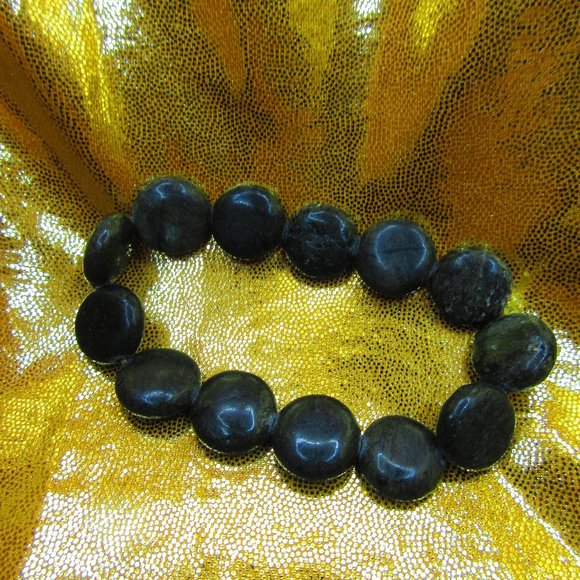 Amphibolite Coins 7" Stretchy Gemstone Bracelet - Picture 2 of 3